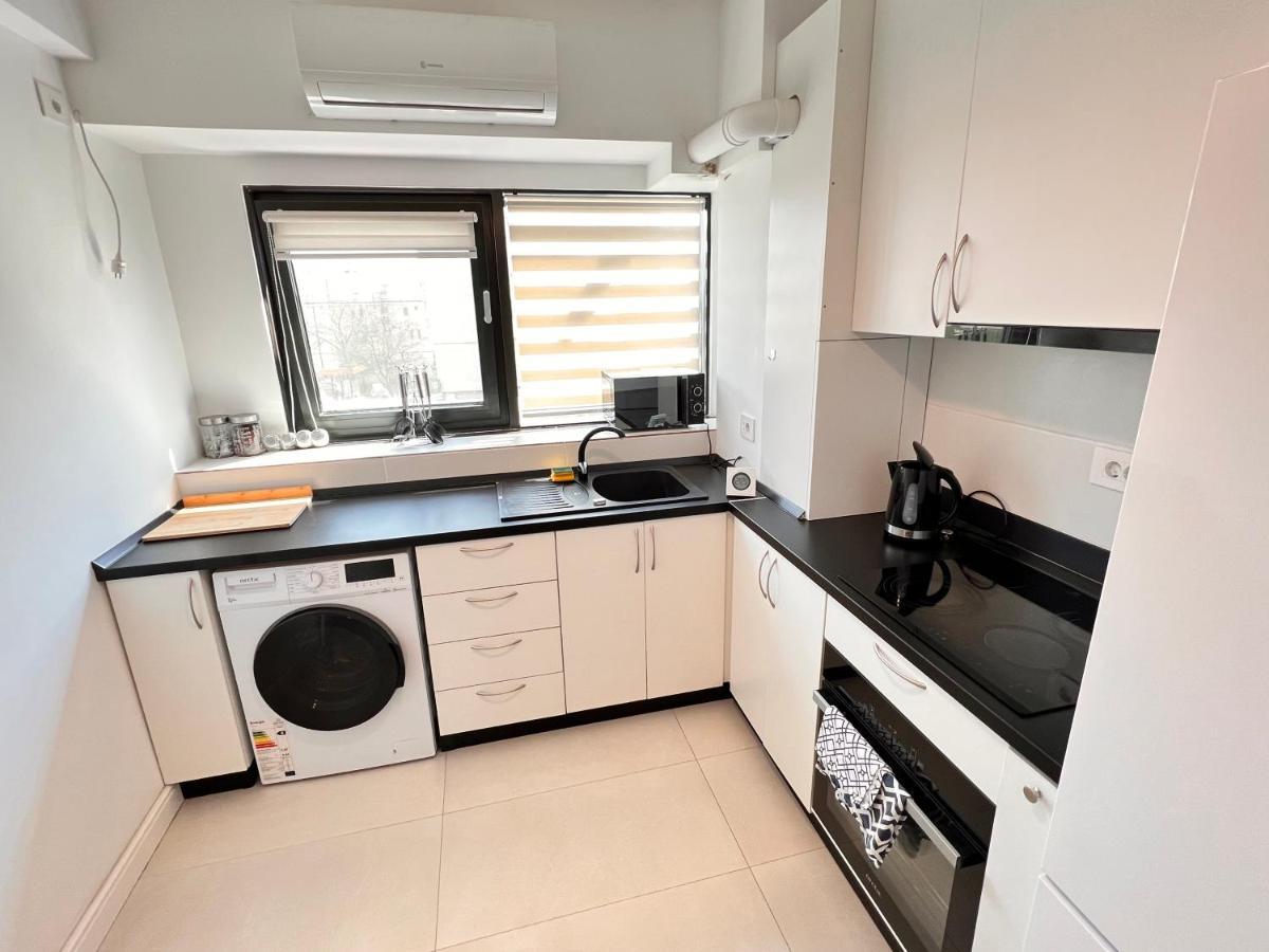 Metropolitan Bright 2 *